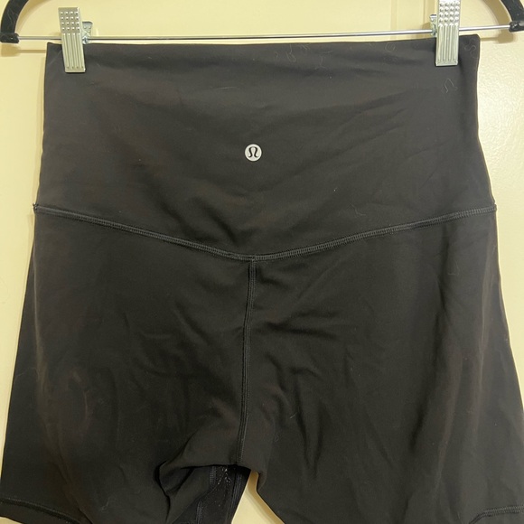 Lululemon EXTRA Highrise Align 6” Short - Picture 2 of 4